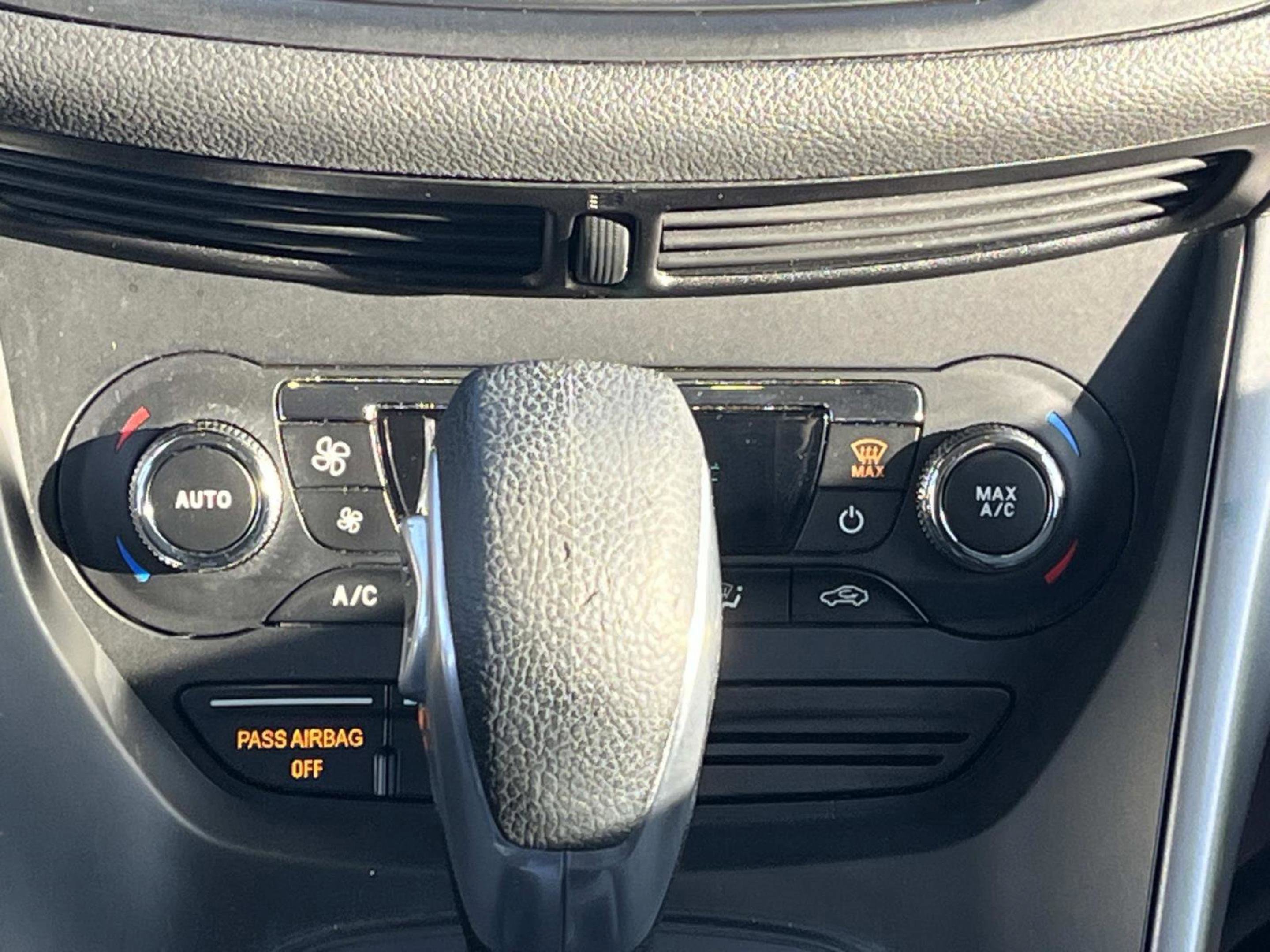 Used 2016 Ford Escape SE w/ Equipment Group 201A image 16