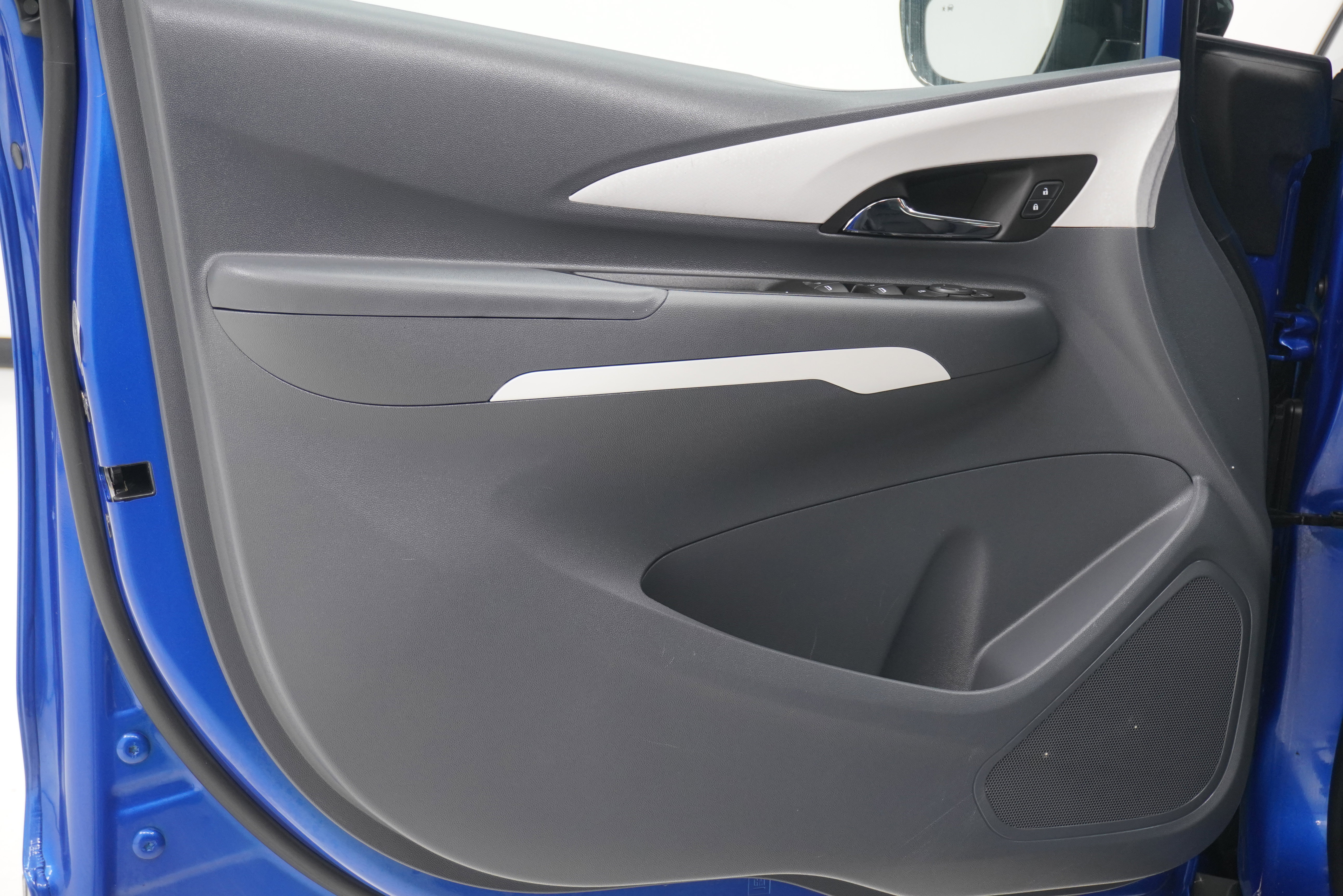 Used 2018 Chevrolet Bolt LT image 13