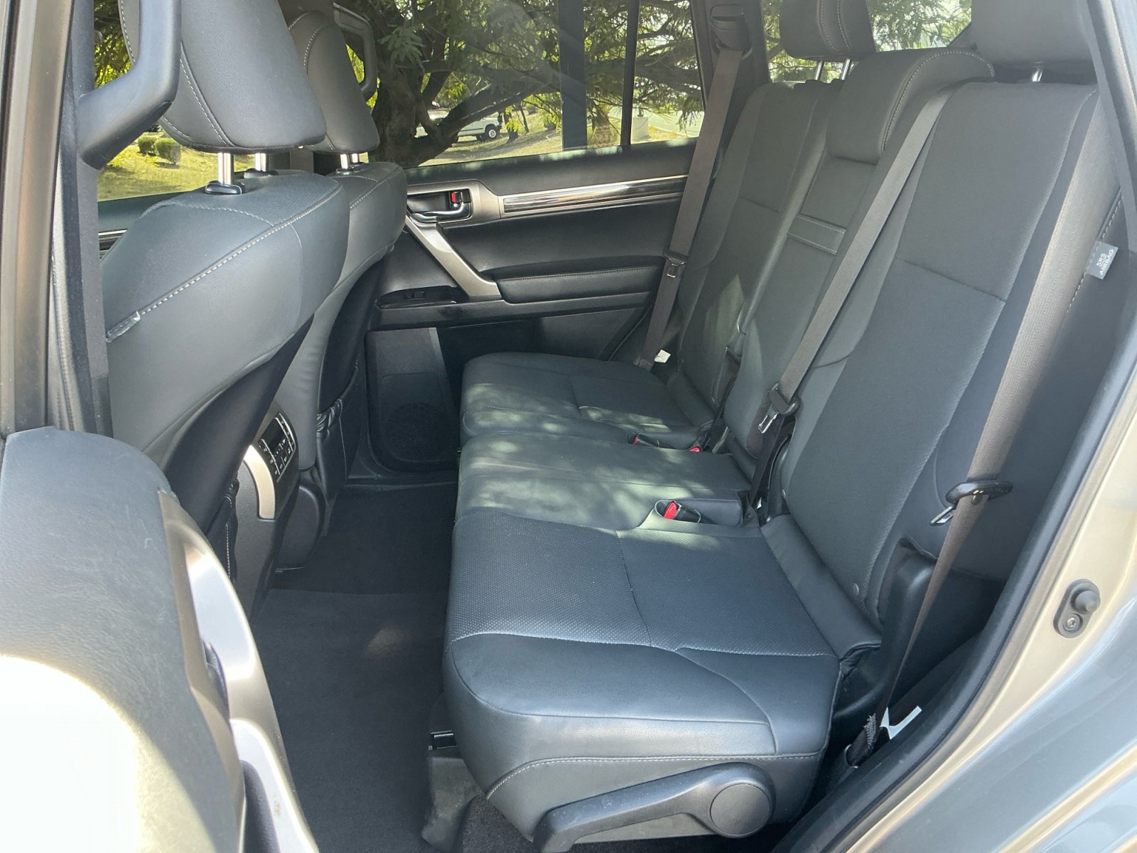 Used 2020 Lexus GX 460 Premium w/ Premium Package AWD/4WD image 14