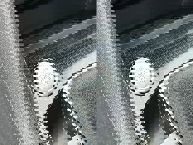 New 2025 Volkswagen Taos SE image 22