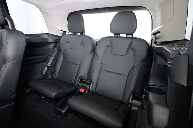 Certified 2025 Volvo XC90 B6 Plus w/ Protection Package Premier image 7