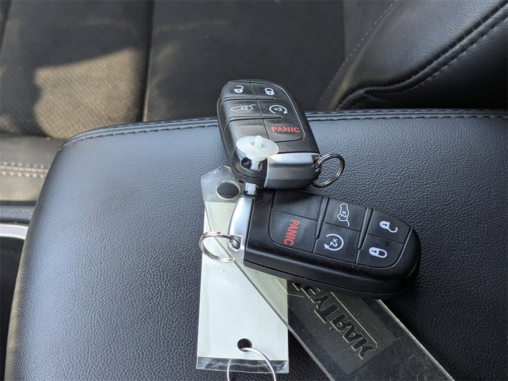 Used 2022 Jeep Grand Cherokee Laredo X image 36