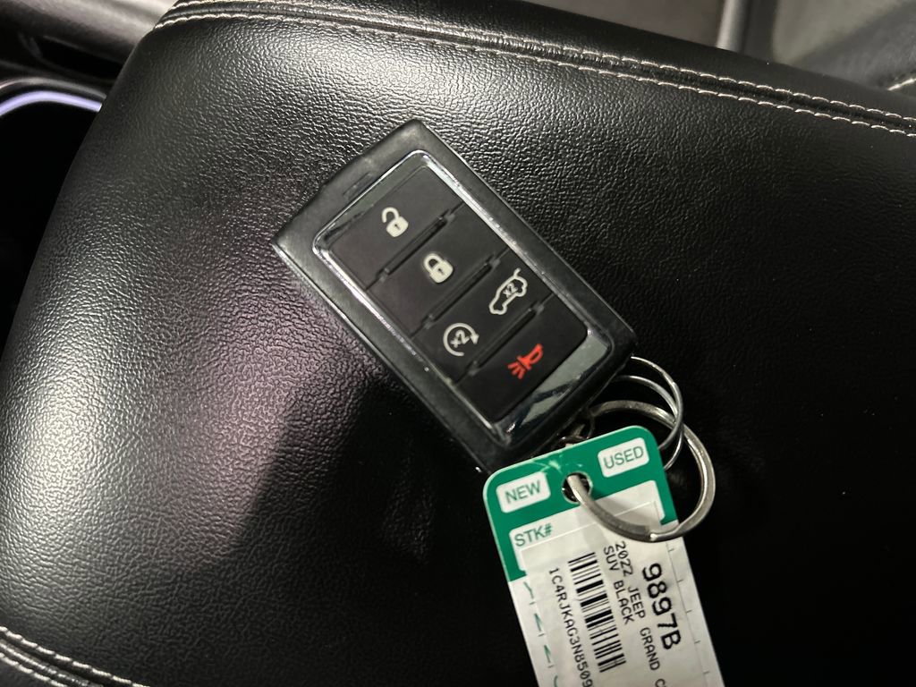 Used 2022 Jeep Grand Cherokee L Laredo image 22