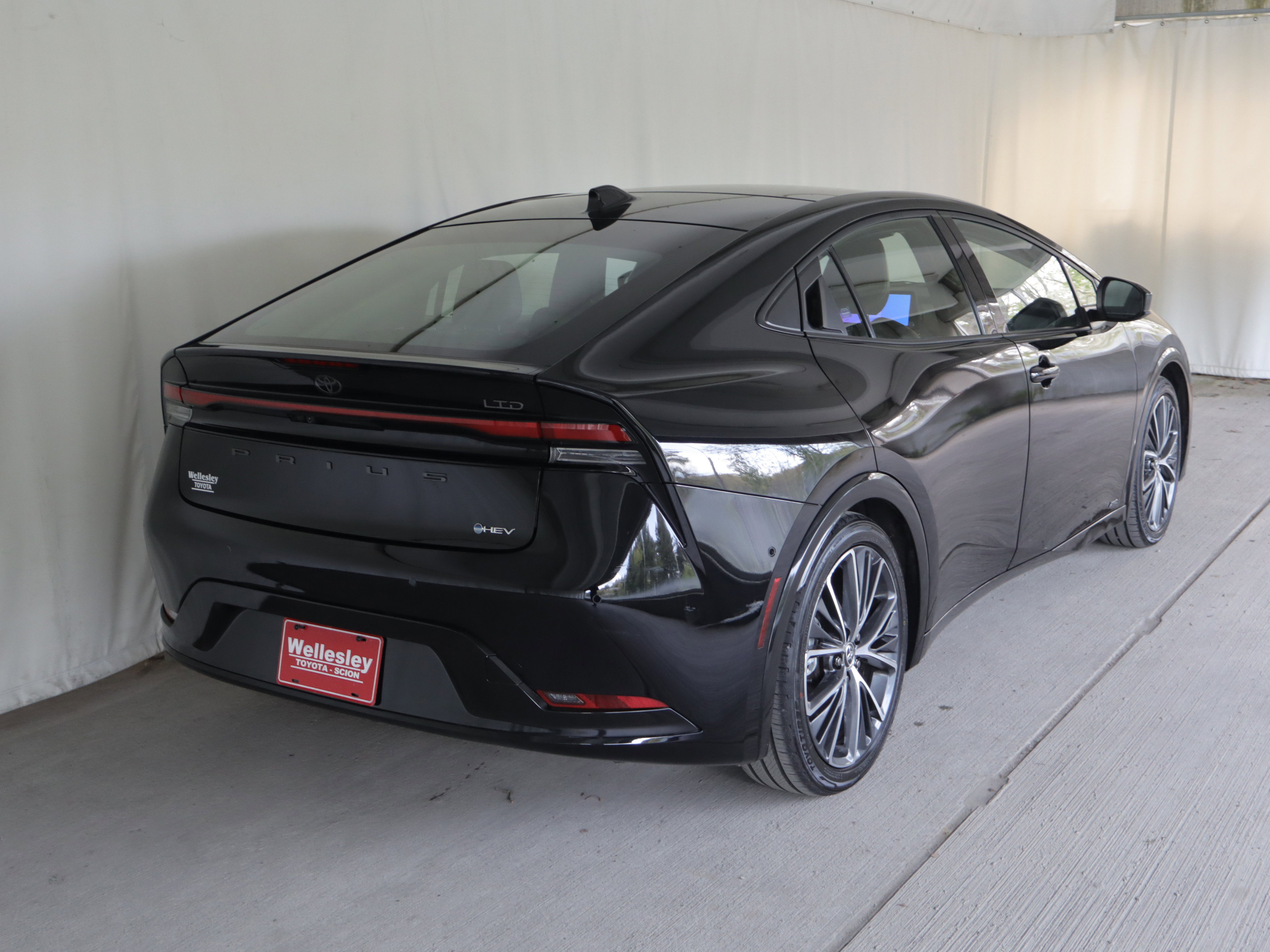 Used 2024 Toyota Prius Limited w/ Limited Premium Package AWD/4WD image 7