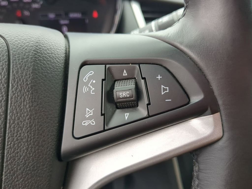 Used 2019 Chevrolet Trax LT w/ LT Convenience Package AWD/4WD image 16