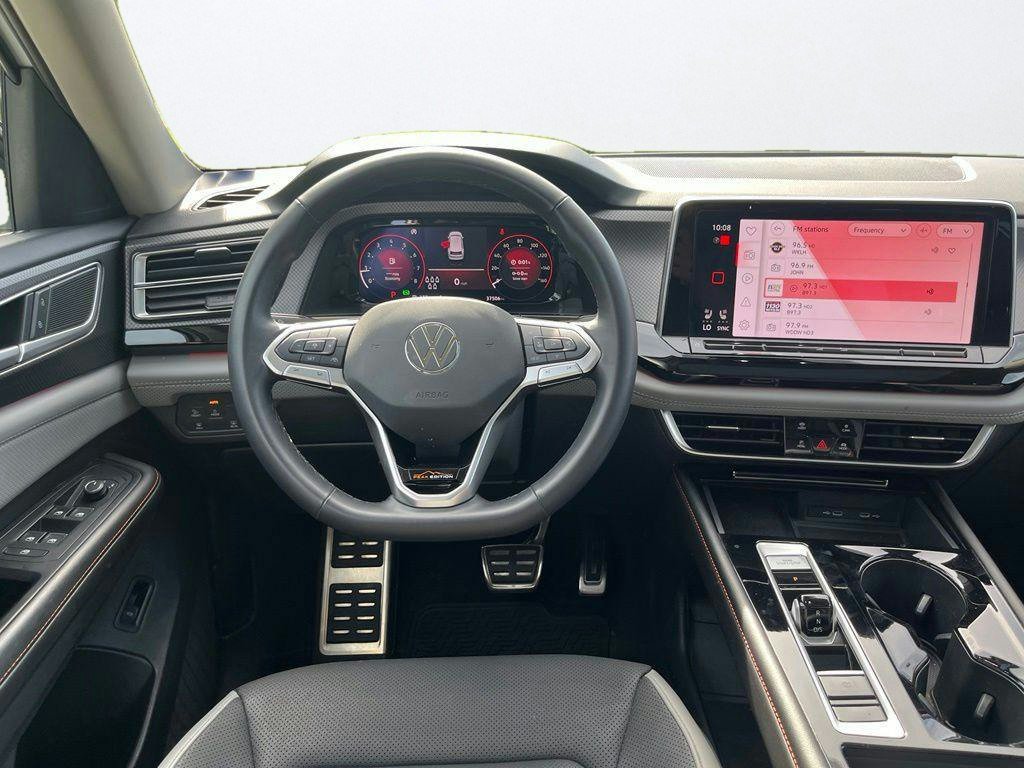 Certified 2024 Volkswagen Atlas Peak Edition SE AWD/4WD image 20