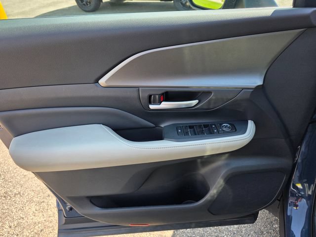Used 2025 Toyota Grand Highlander FWD image 25