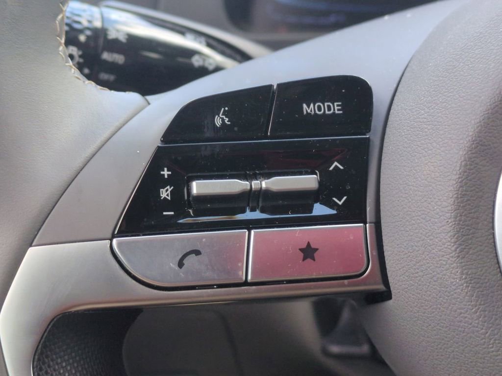 Certified 2025 Hyundai Elantra Sport FWD image 14