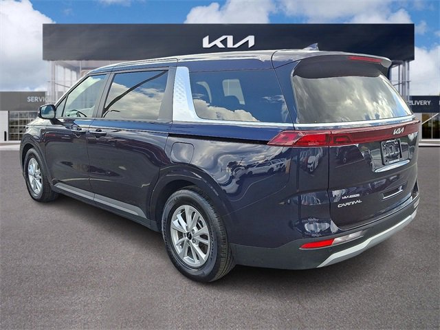 Certified 2024 Kia Carnival LX image 4