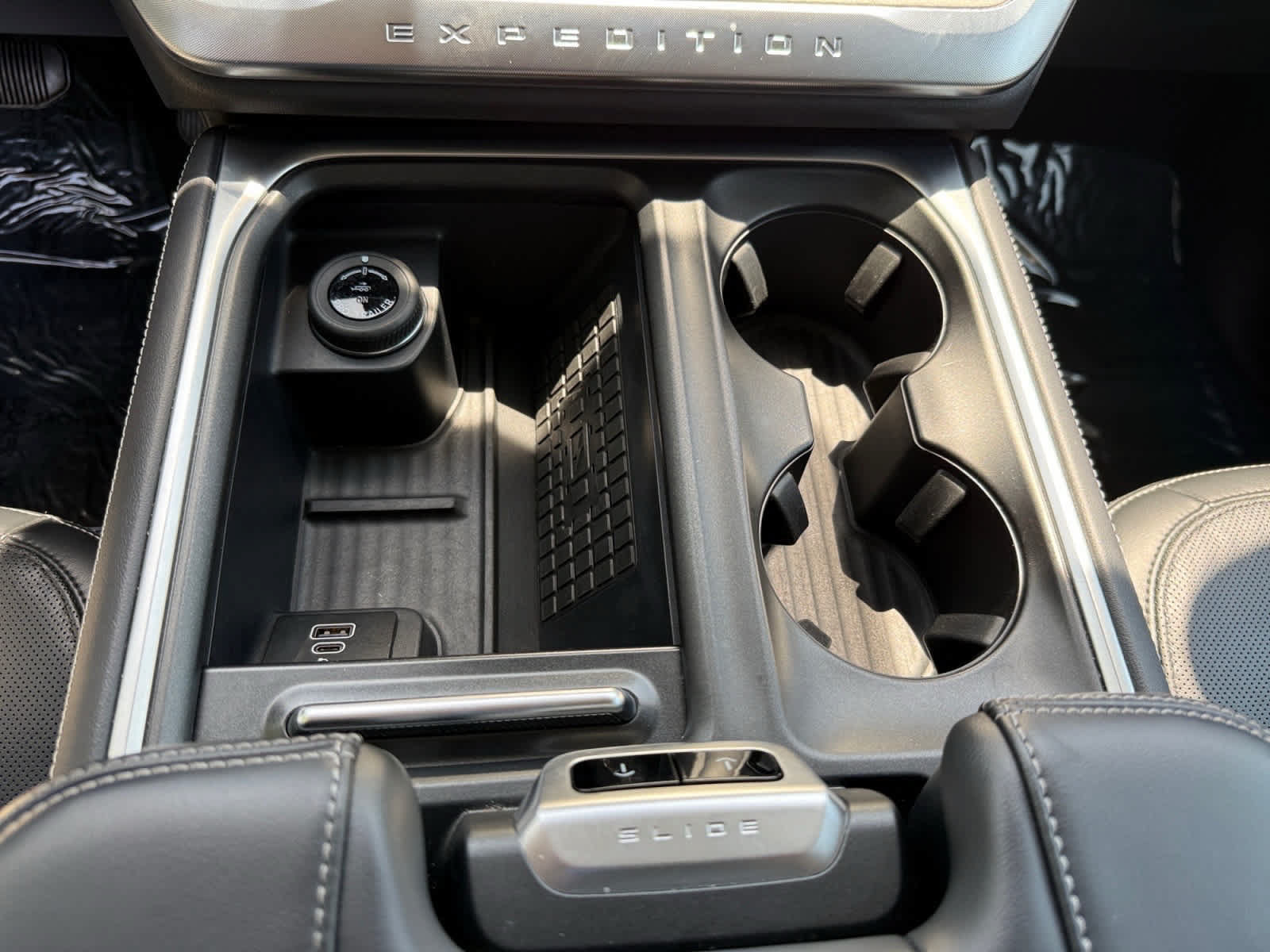 Used 2025 Ford Expedition Max Platinum AWD/4WD image 21