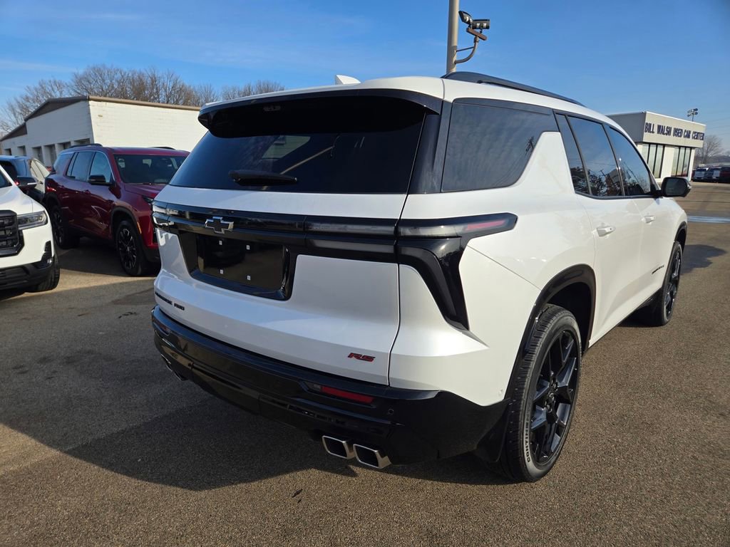 Used 2025 Chevrolet Traverse RS image 4