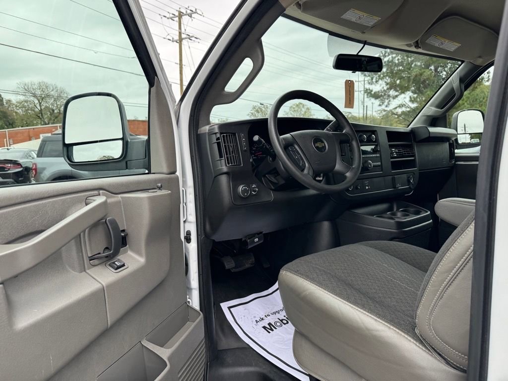 Used 2024 Chevrolet Express 2500 w/ Driver Convenience Package RWD image 16