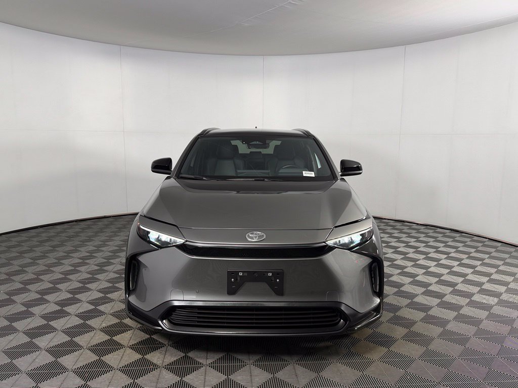 Used 2025 Toyota bZ4X FWD image 4