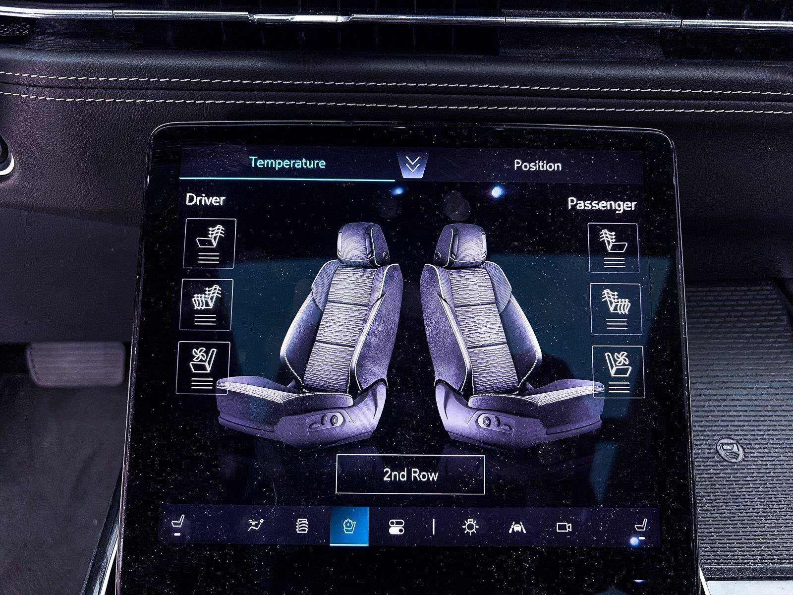 Used 2025 Cadillac Escalade ESV Sport AWD/4WD image 27