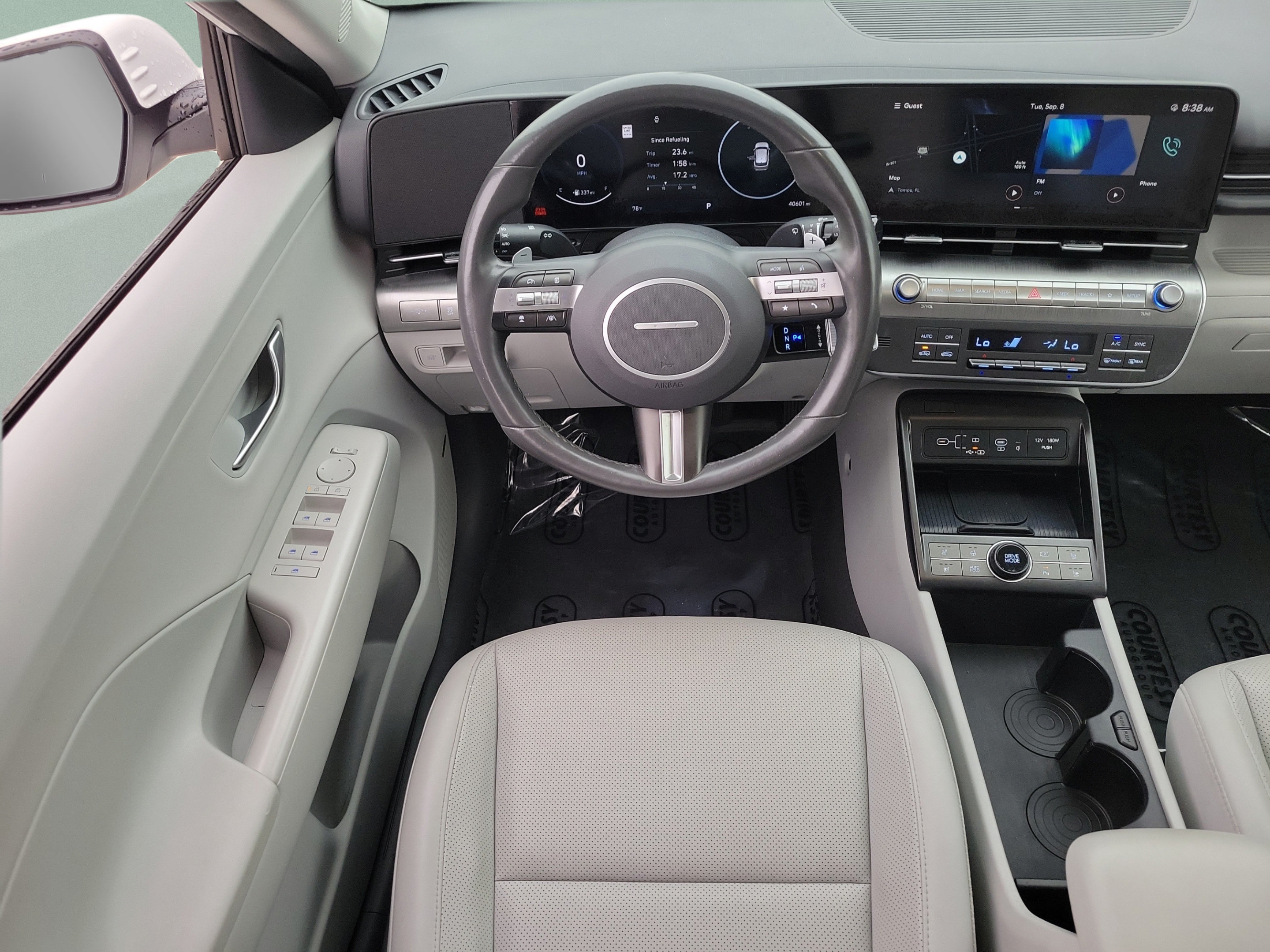 Used 2024 Hyundai Kona Limited FWD image 9