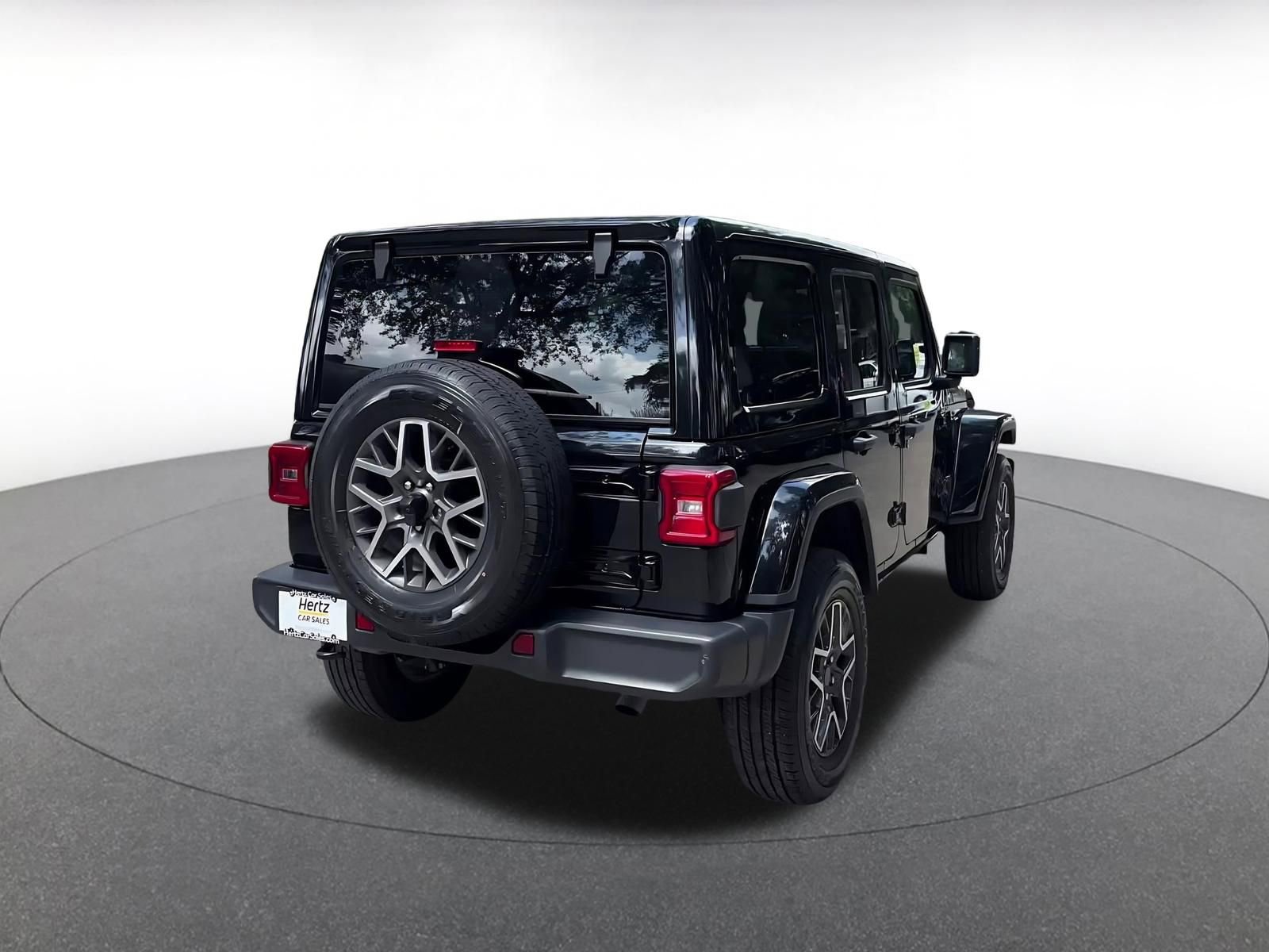 Used 2025 Jeep Wrangler Unlimited Sahara AWD/4WD image 15