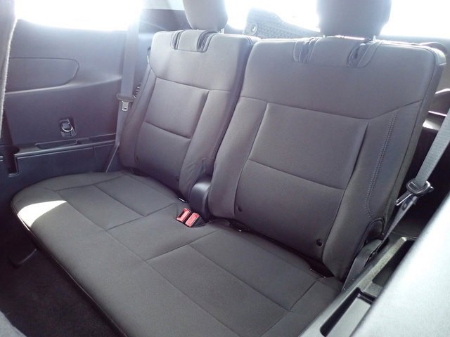 Used 2023 Ford Explorer XLT image 18