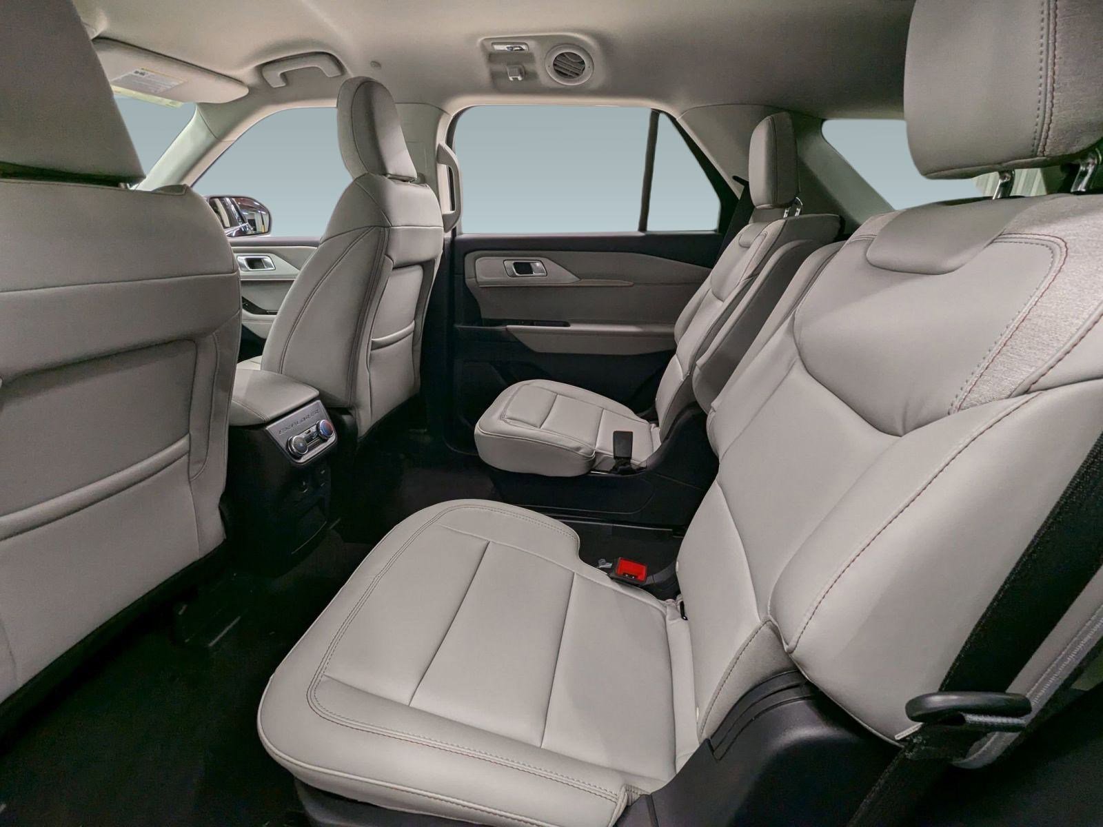 New 2026 Ford Explorer Active w/ Active Comfort Package image 18