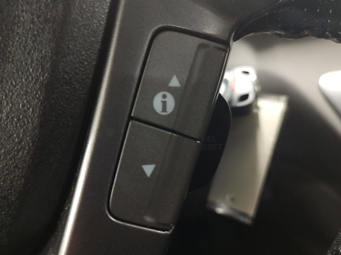 Used 2012 Honda Odyssey Touring Elite image 18