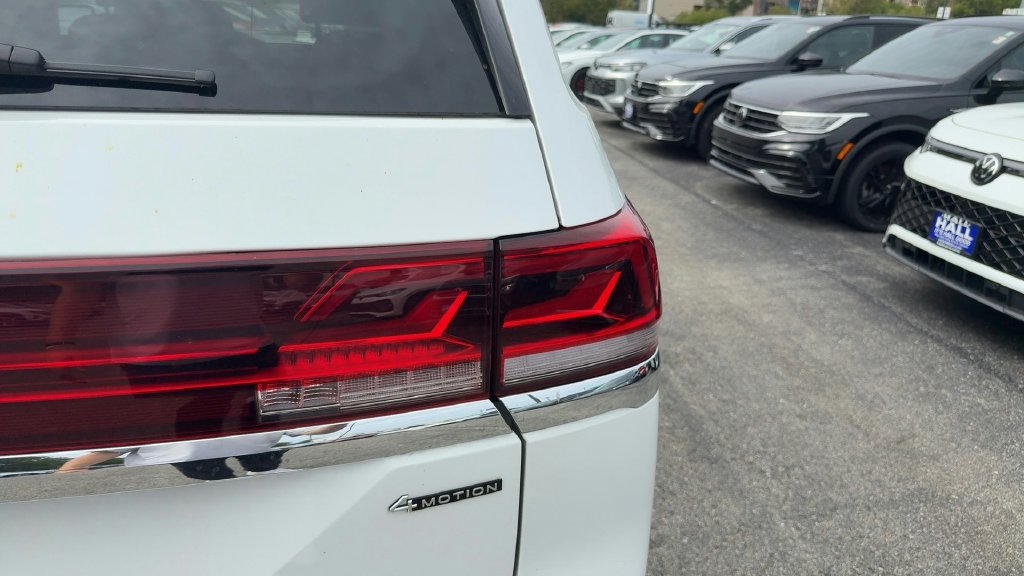 Used 2024 Volkswagen Atlas SEL AWD/4WD image 30