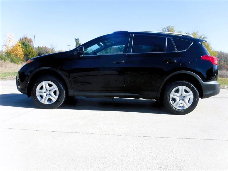 Used 2015 Toyota RAV4 LE FWD image 11