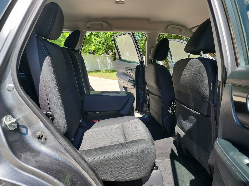 Used 2018 Nissan Rogue S image 30