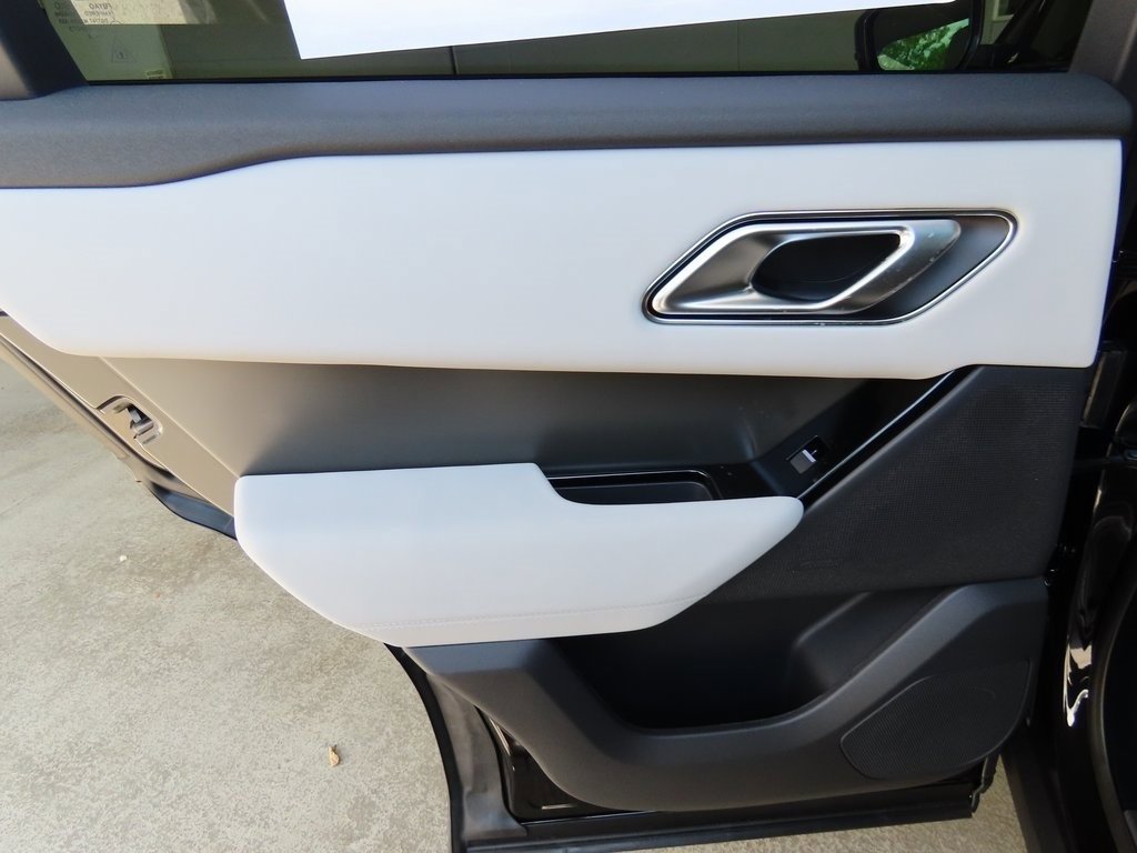 Used 2025 Land Rover Range Rover Velar Dynamic SE image 26