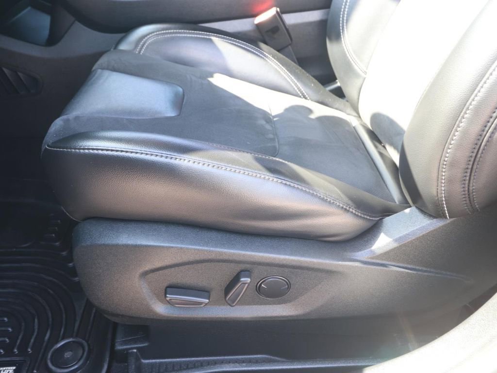 Used 2022 Ford Edge ST w/ Equipment Group 401A AWD/4WD image 17