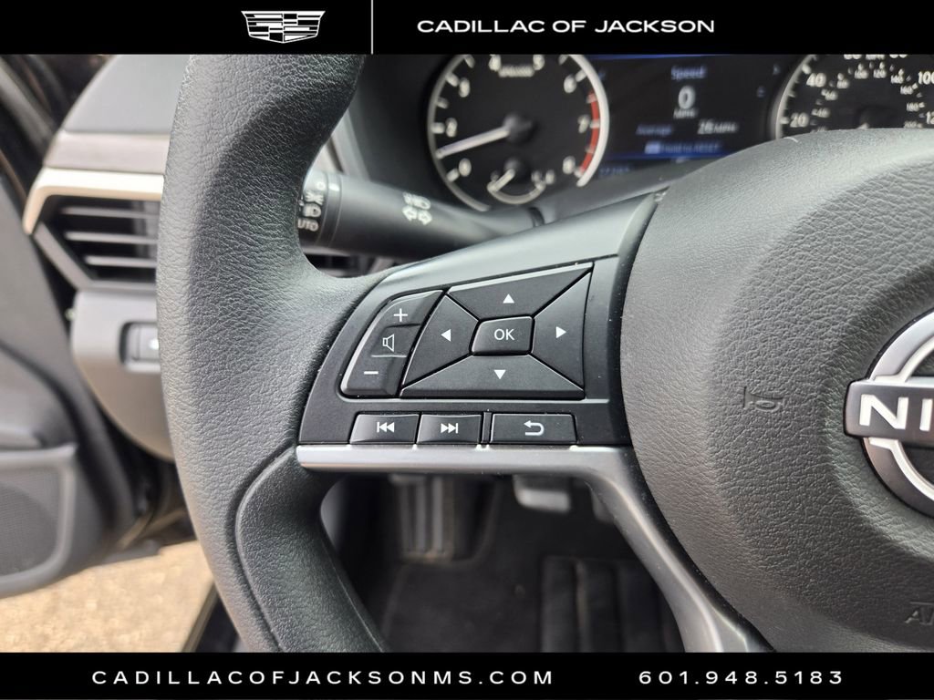 Used 2025 Nissan Altima 2.5 SV image 17