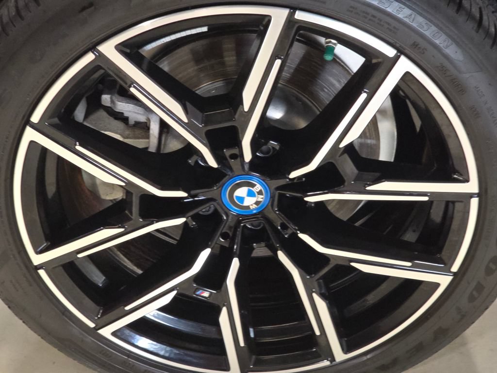 Used 2024 BMW i4 xDrive40i w/ M Sport Package AWD/4WD image 20