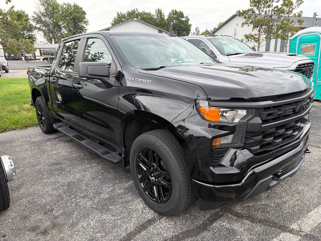 Used 2023 Chevrolet Silverado 1500 Custom AWD/4WD image 6