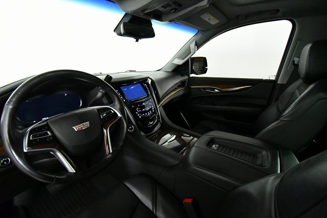 Used 2019 Cadillac Escalade ESV Premium Luxury image 10