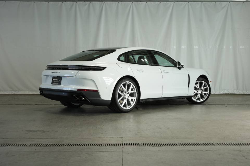 Certified 2025 Porsche Panamera 4 AWD/4WD image 7