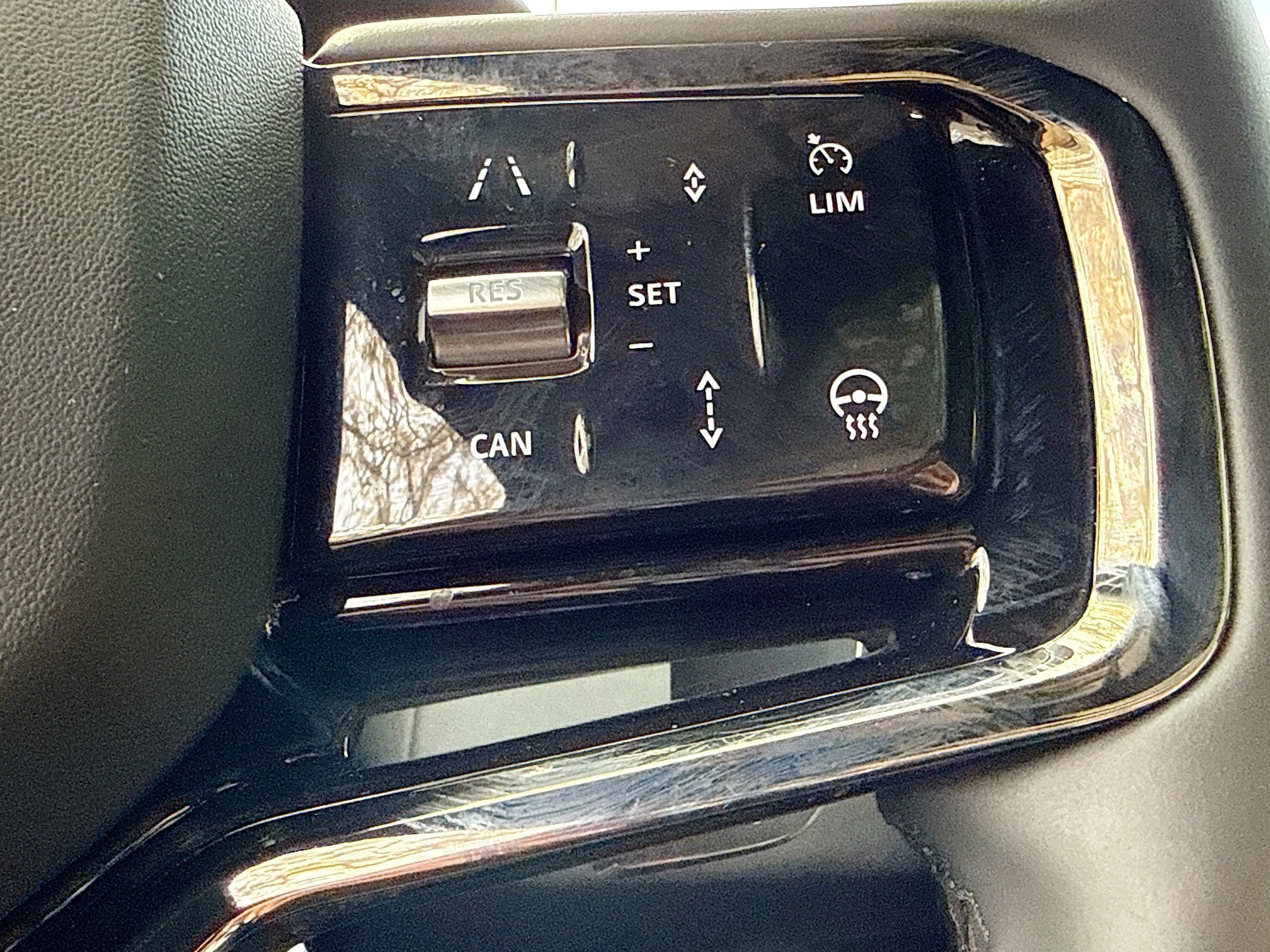 Used 2026 Land Rover Range Rover Evoque S image 37