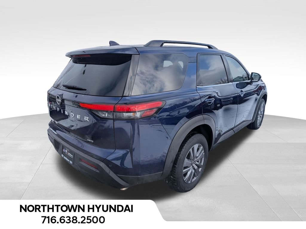 Used 2025 Nissan Pathfinder SV image 14
