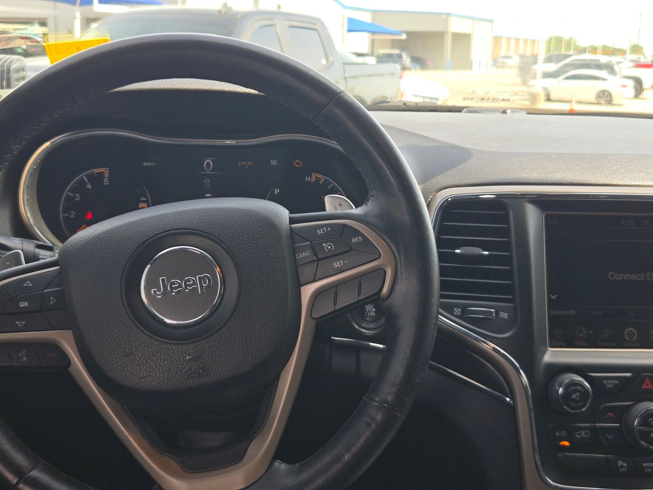 Used 2014 Jeep Grand Cherokee Limited w/ Luxury Group II AWD/4WD image 20