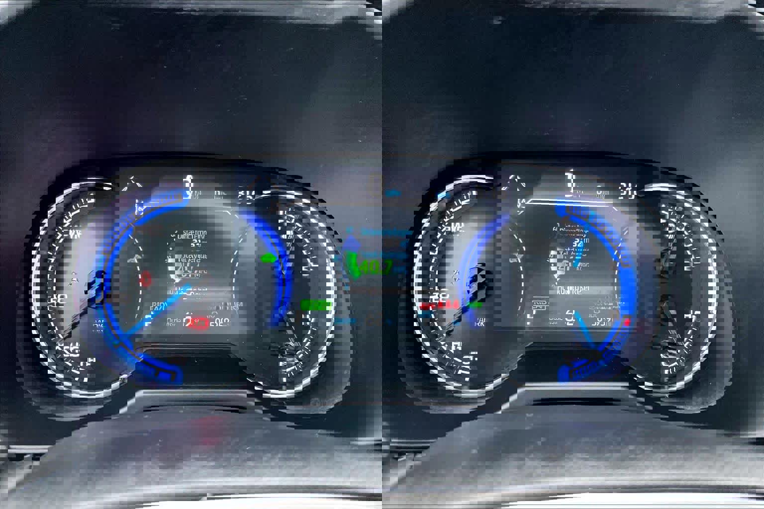 Used 2023 Toyota RAV4 XLE Premium image 25