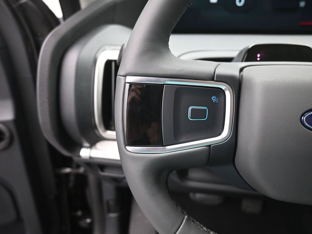 New 2025 Ford Expedition Active image 30