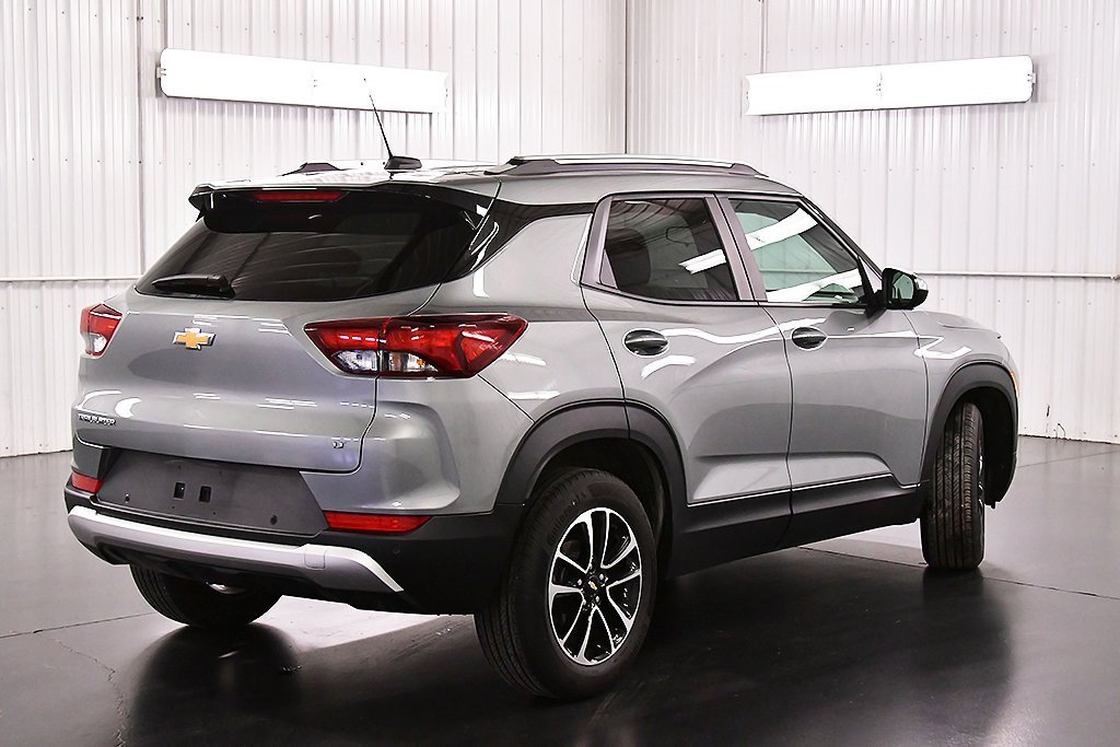 Used 2025 Chevrolet TrailBlazer LT w/ LT Cold Weather Package image 7