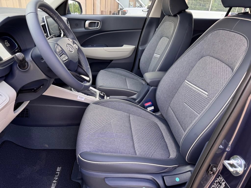 New 2026 Hyundai Venue SEL FWD image 7