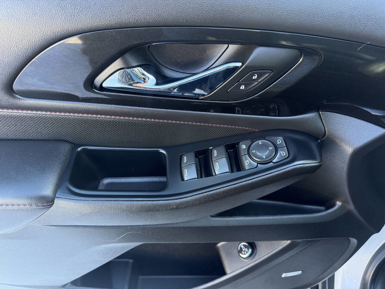 Used 2023 Chevrolet Traverse RS image 19