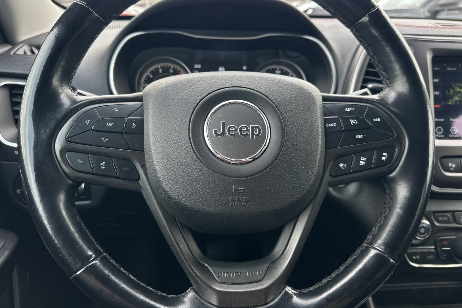 Used 2020 Jeep Cherokee Trailhawk w/ Technology Group AWD/4WD image 22