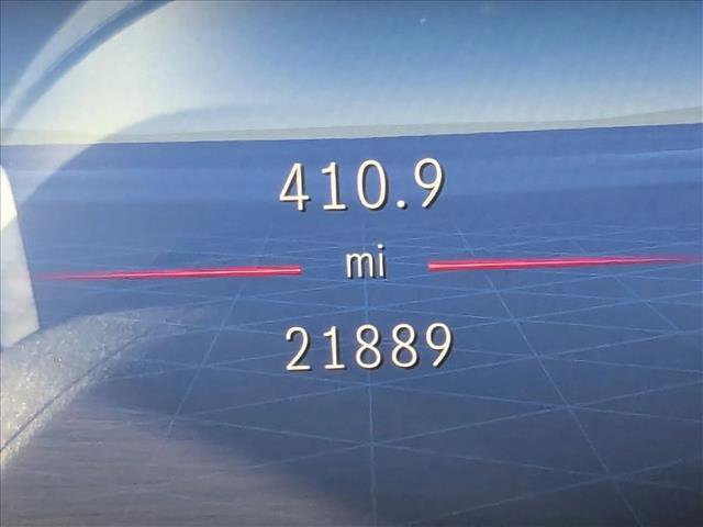 Used 2024 Mercedes-Benz GLC 300 4MATIC image 11