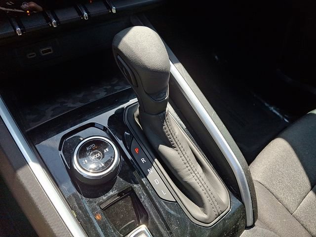 Used 2024 Chevrolet Colorado Trail Boss w/ Technology Package AWD/4WD image 17