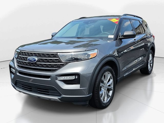 Used 2023 Ford Explorer XLT w/ Equipment Group 202A RWD image 9