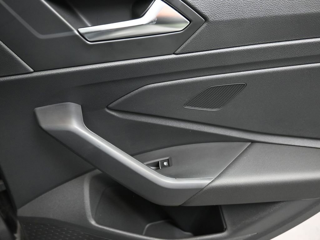 Used 2025 Volkswagen Jetta Sport image 15