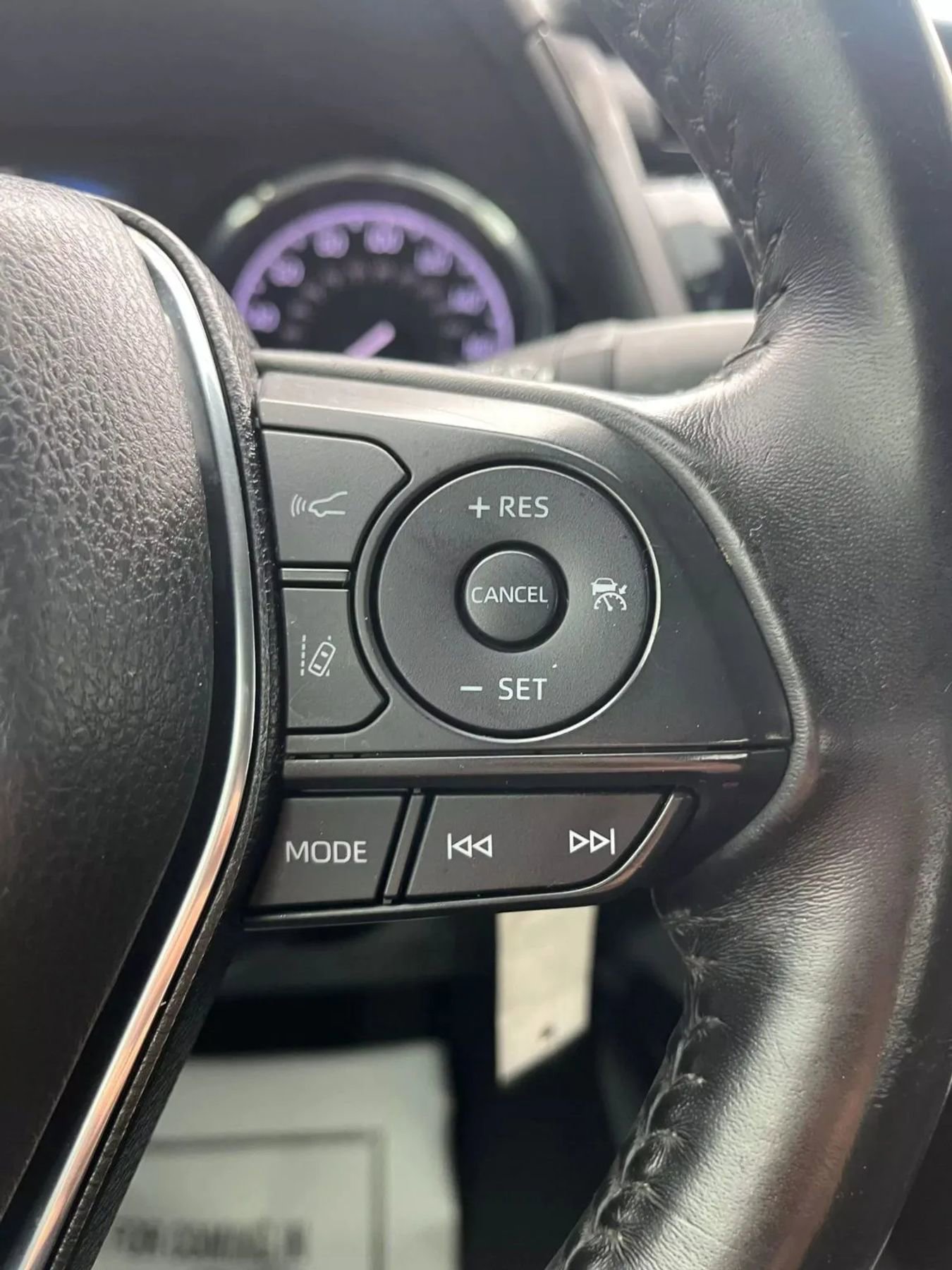 Used 2020 Toyota Camry SE FWD image 11