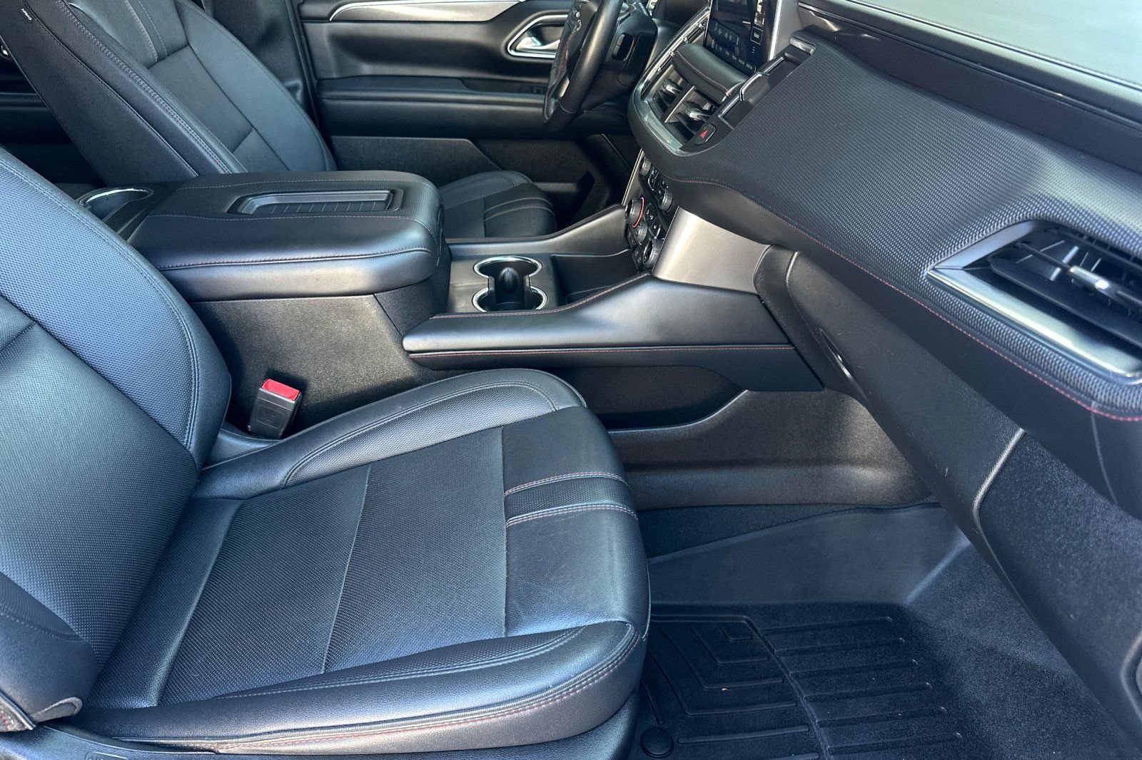 Used 2022 Chevrolet Tahoe RST w/ Luxury Package AWD/4WD image 16