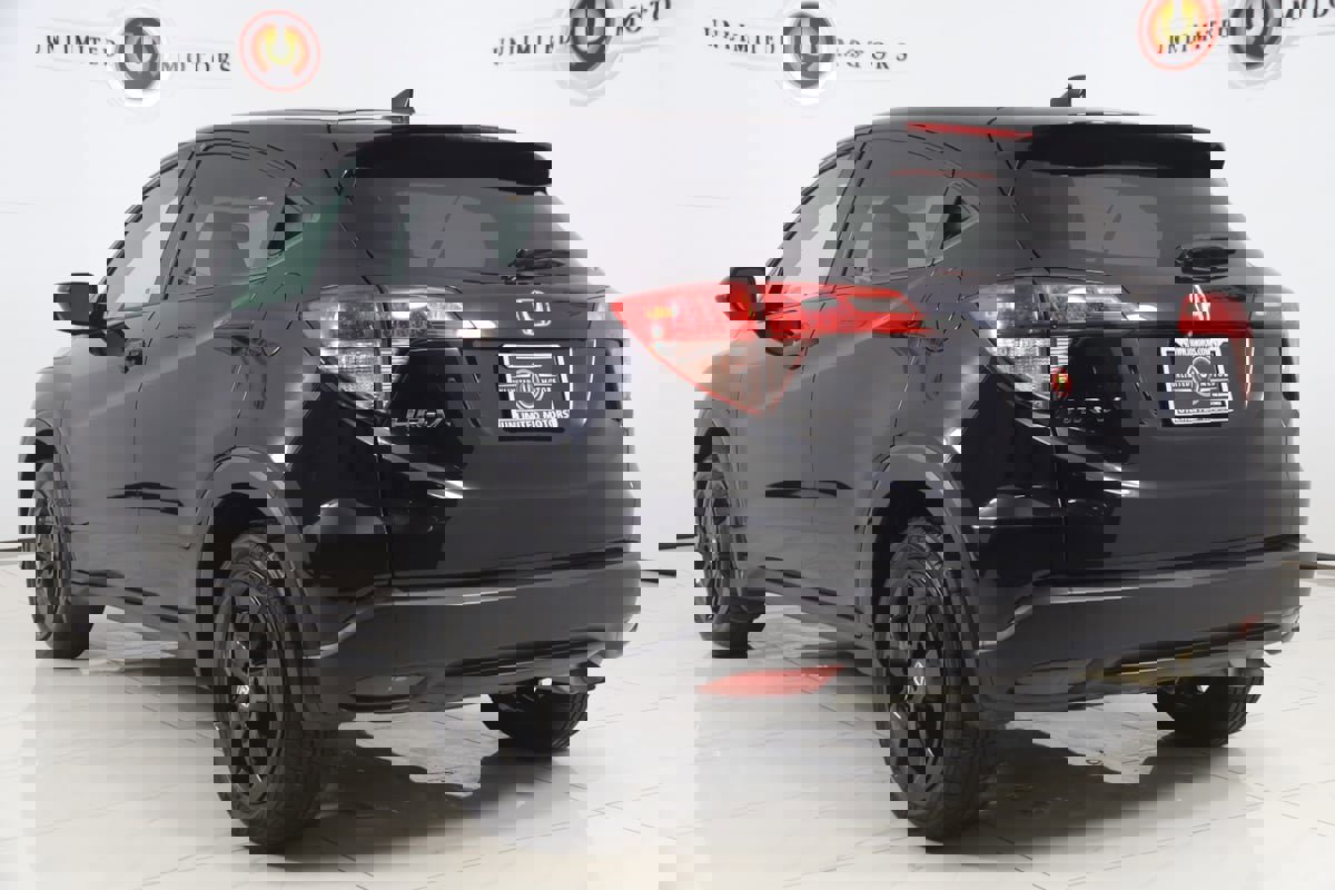 Used 2018 Honda HR-V EX image 4