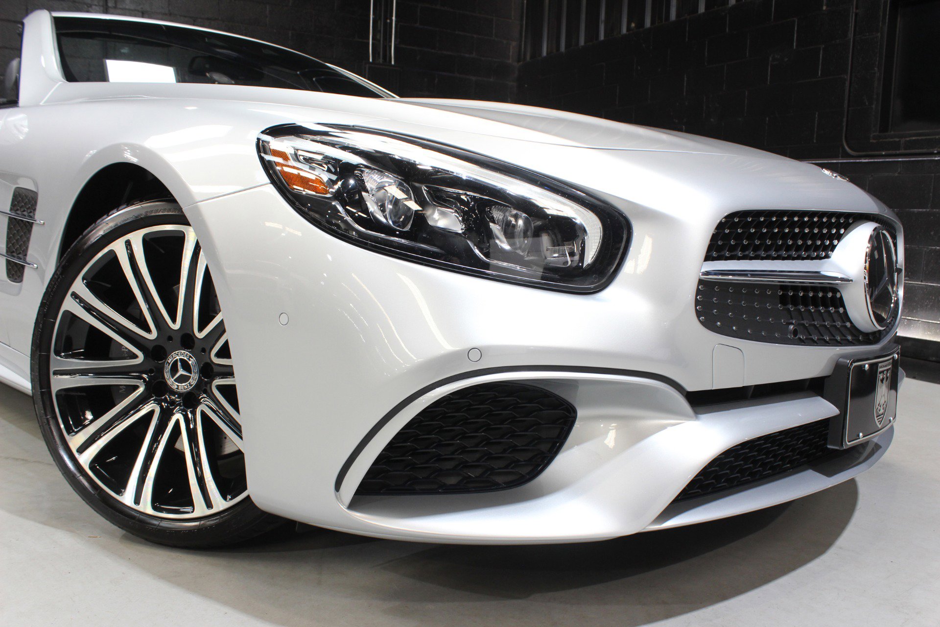 Used 2019 Mercedes-Benz SL 450 SL 450 Driver Assistance w/ Premium Package image 11